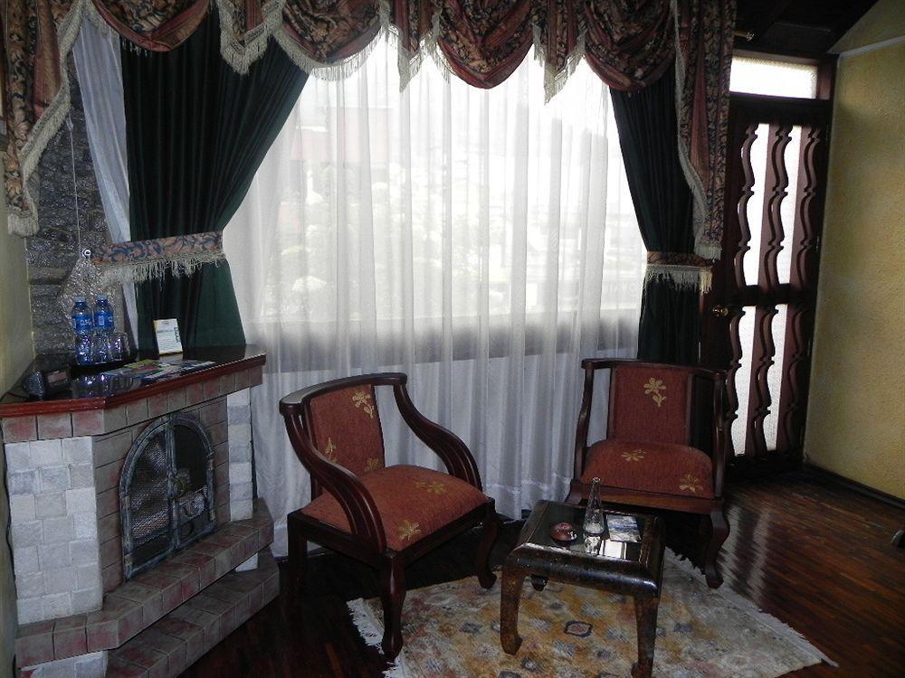 Hotel Nass Sol De Quito Exterior photo